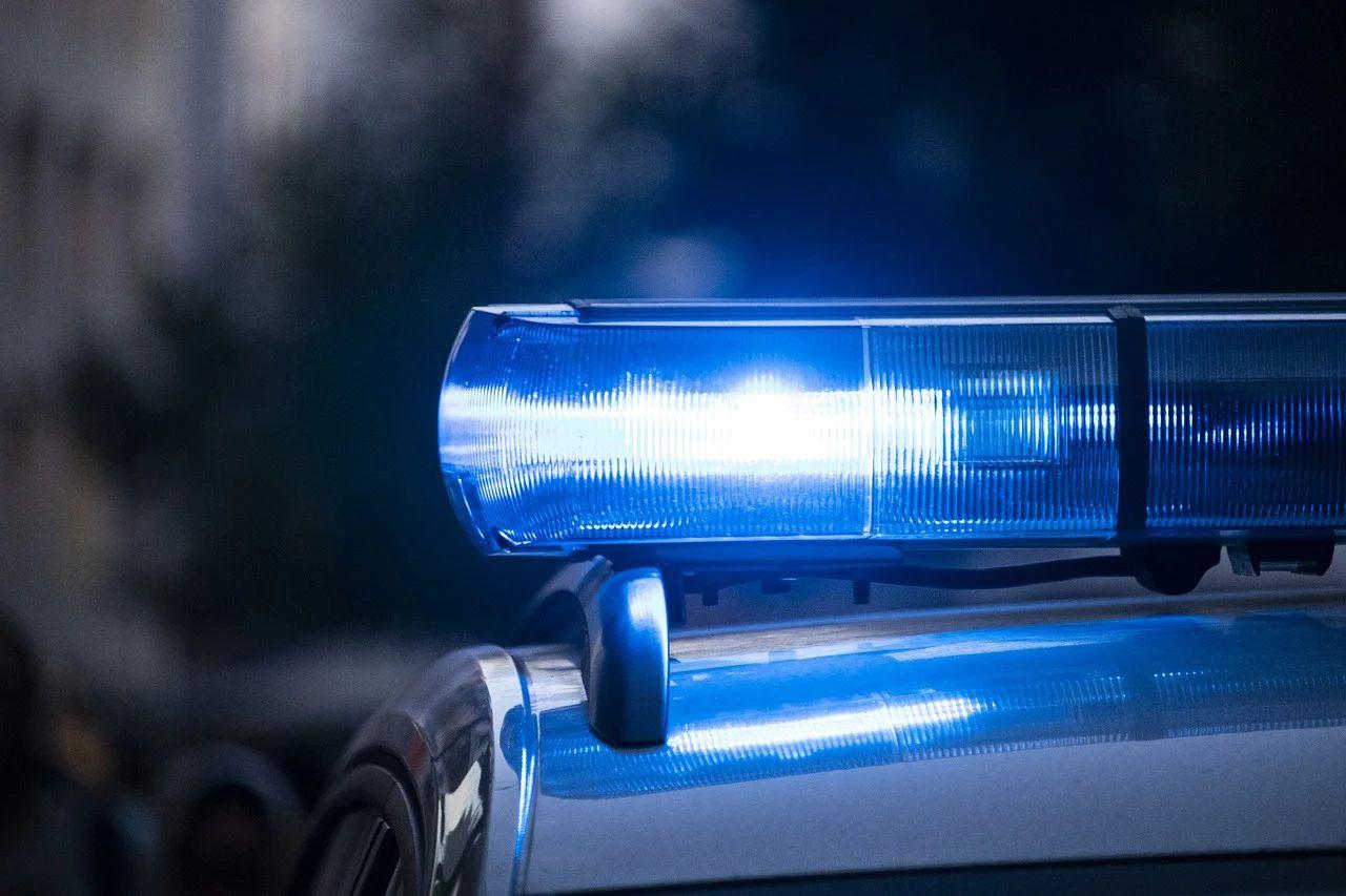 Мурманские полицейские спасли таксиста от пьяного пассажира с ножом